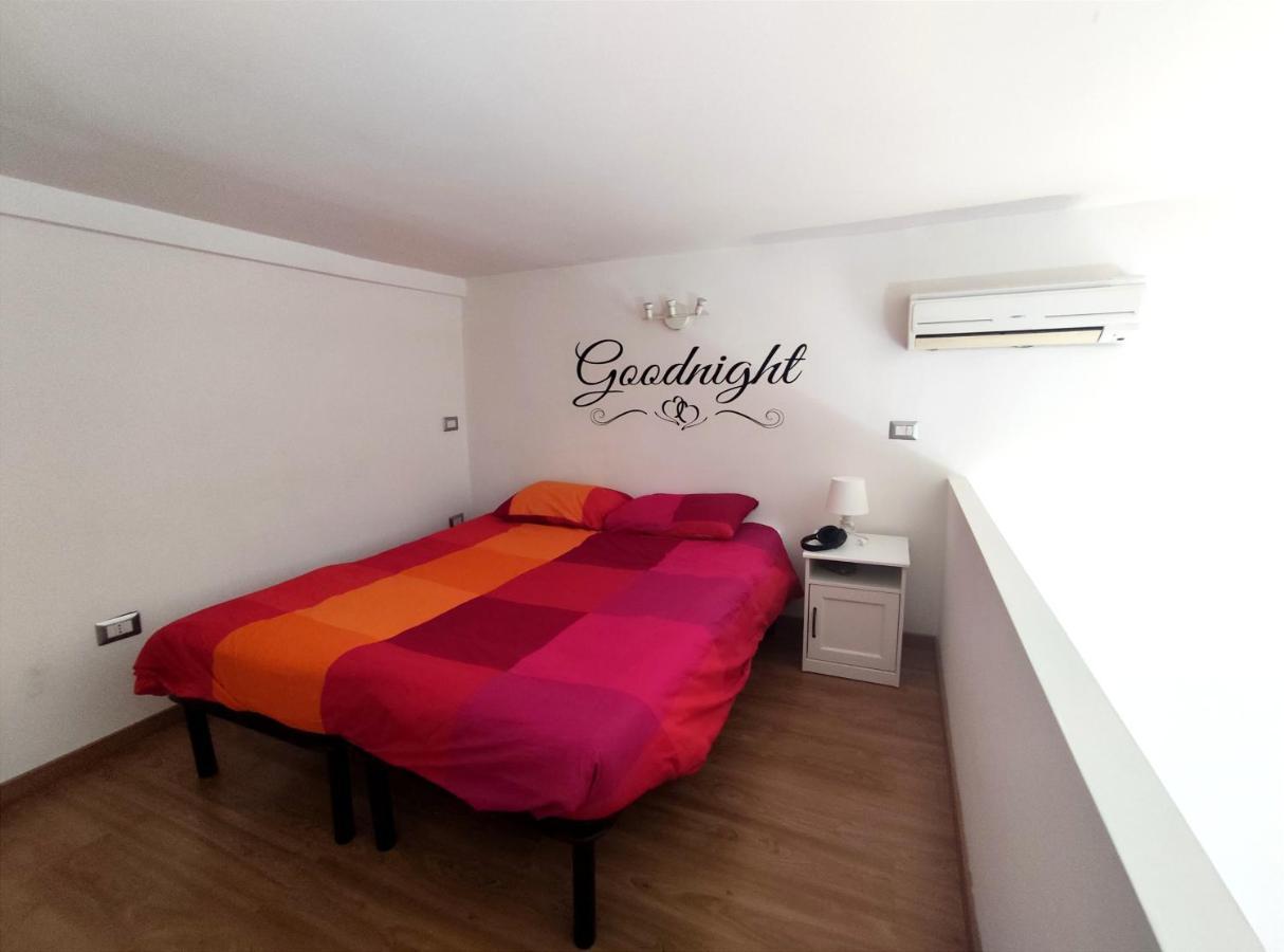Bed and Breakfast Ale & Tizy House Napoli Esterno foto