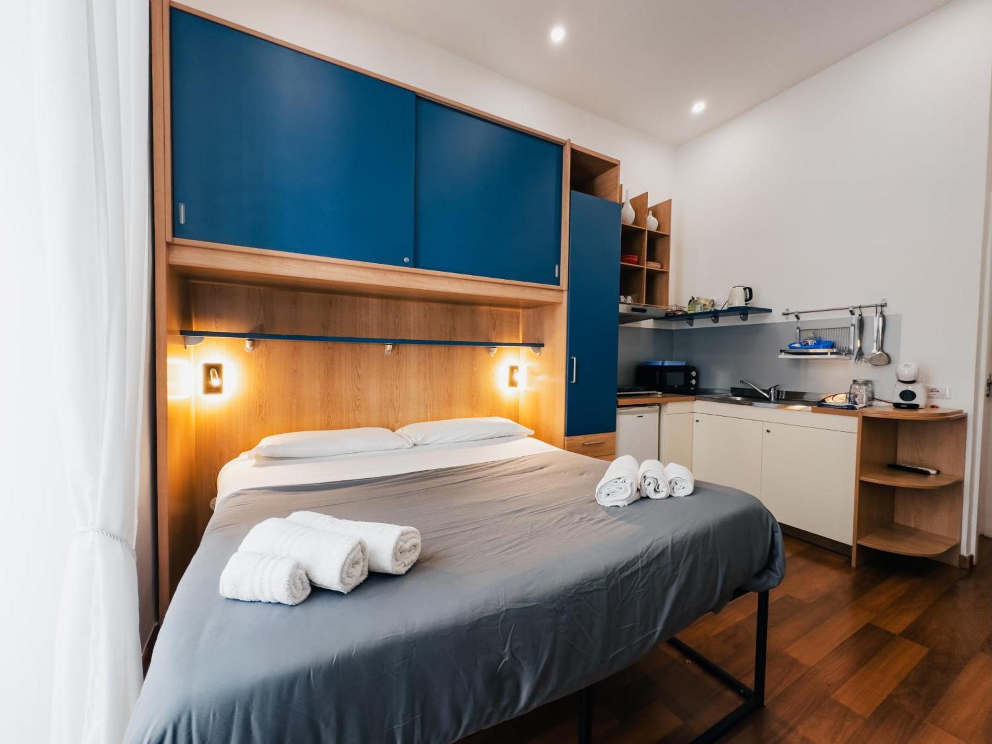 Bed and Breakfast Ale & Tizy House Napoli Esterno foto