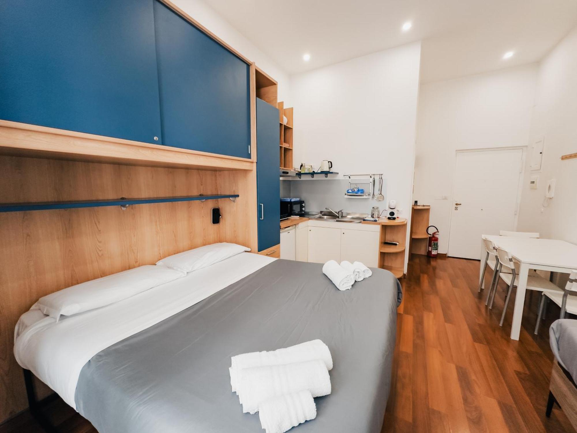 Bed and Breakfast Ale & Tizy House Napoli Esterno foto
