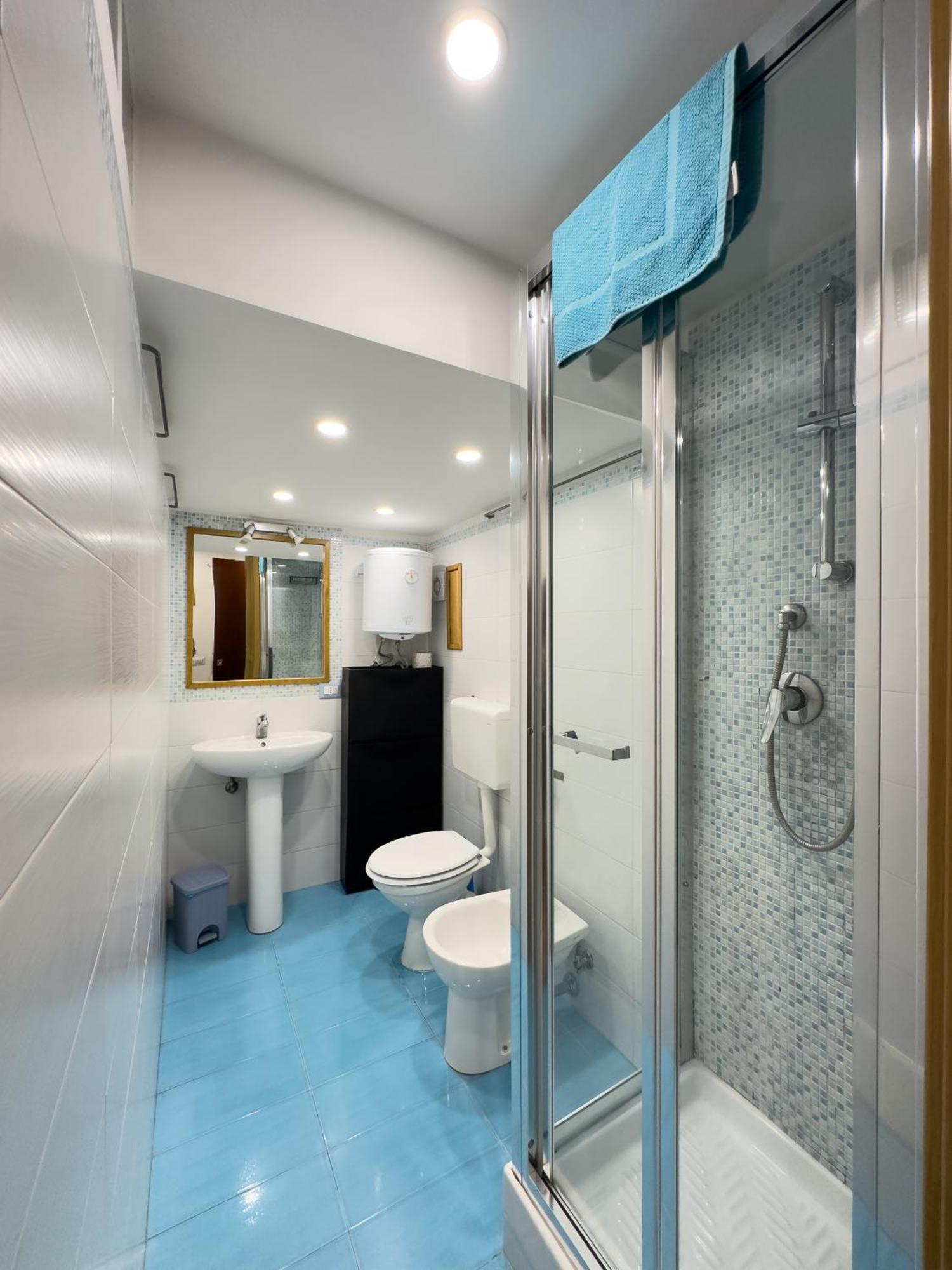 Bed and Breakfast Ale & Tizy House Napoli Esterno foto