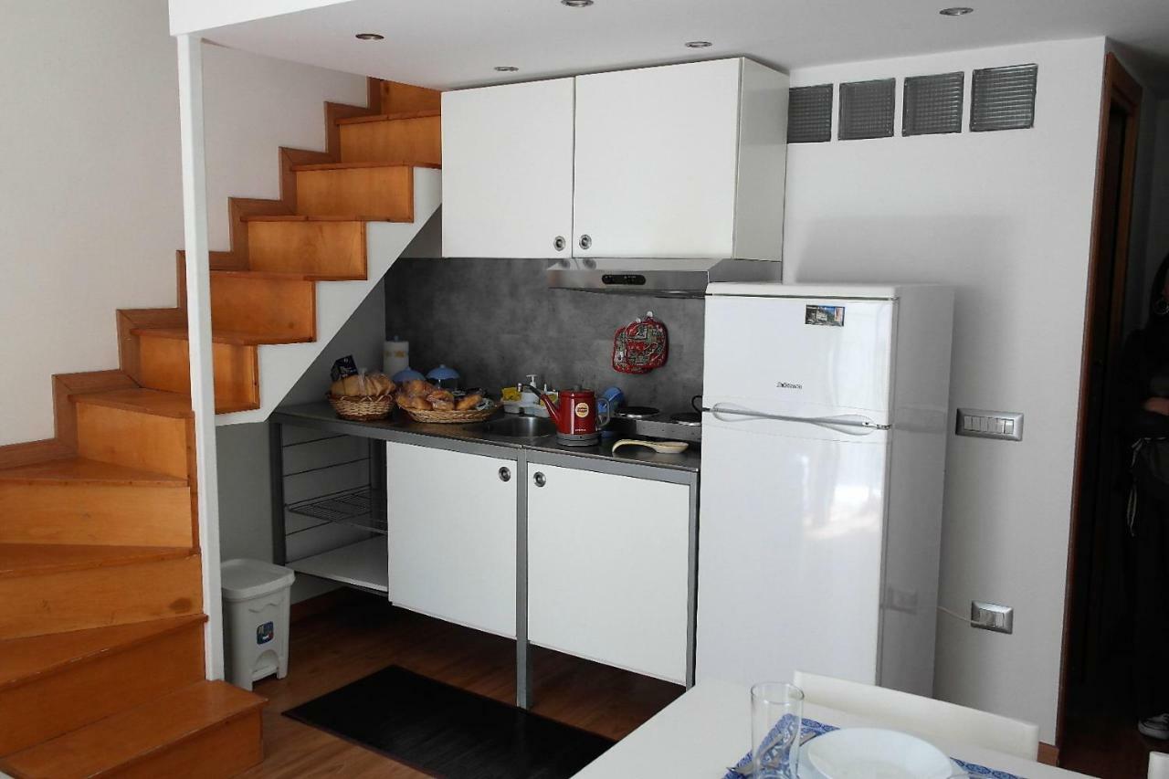 Bed and Breakfast Ale & Tizy House Napoli Esterno foto