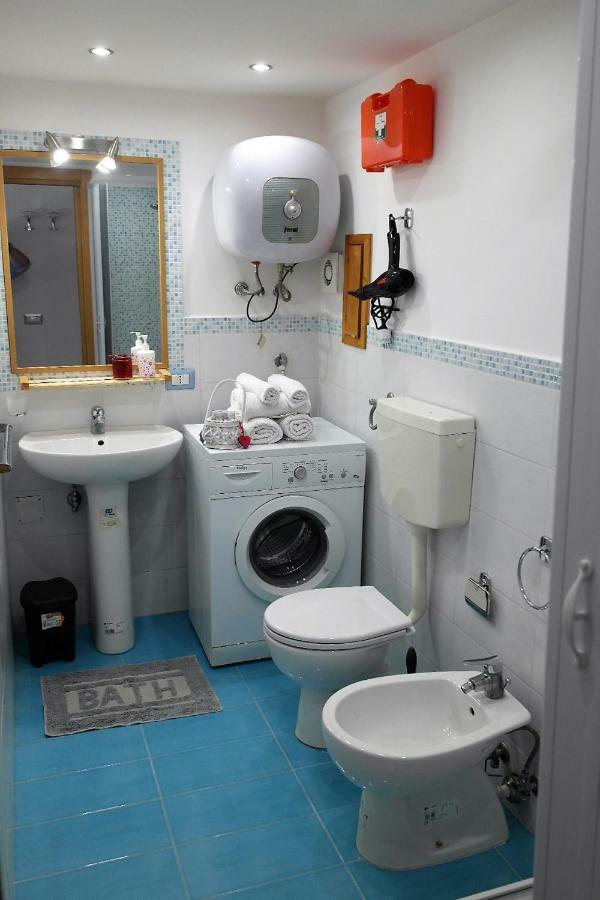 Bed and Breakfast Ale & Tizy House Napoli Esterno foto