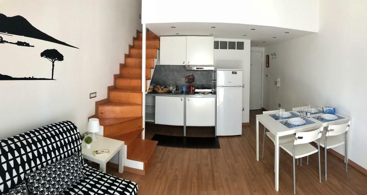 Bed and Breakfast Ale & Tizy House Napoli Esterno foto